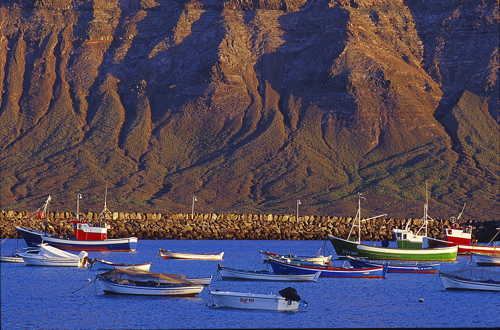 Famara cliffs of Lanzarote, view from Harbour, Caleta del Sebo, La Graciosa, Canary Islands, Spain