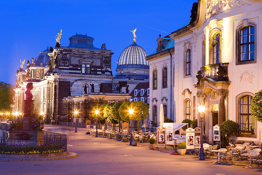 Bruehlsche terrace with Academy of Fine Arts in Dresden and Sekundogenitur, on the left the statue of Ernst Rietschel, Dresden, Saxony, Europe