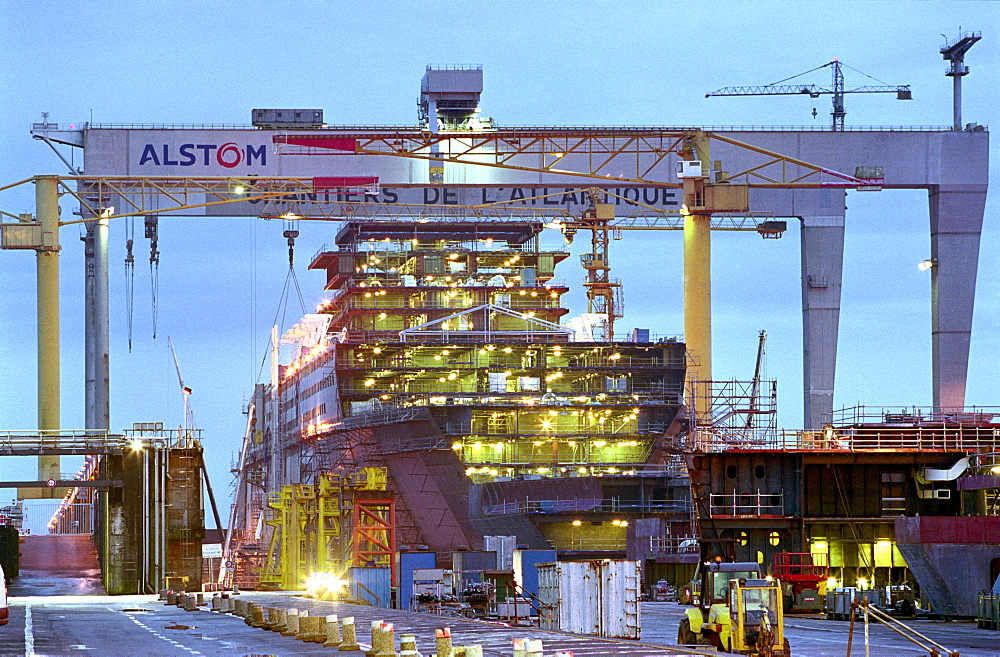 Queen Mary in dry dock, Queen Mary 2, Saint-Nazaire, France