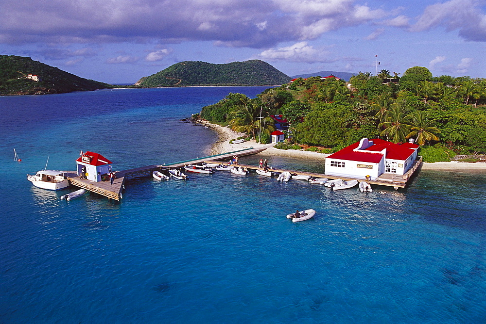 Boats at a jetty in front of little island, Marina Cay, British Virgin Islands, Caribbean, America