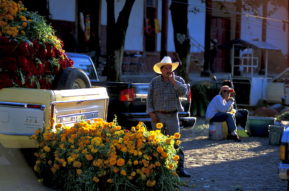 Flower Market, day of the dead, Dia de Los Muertos, Patzcuaro, Michoacan, Central America, Mexico