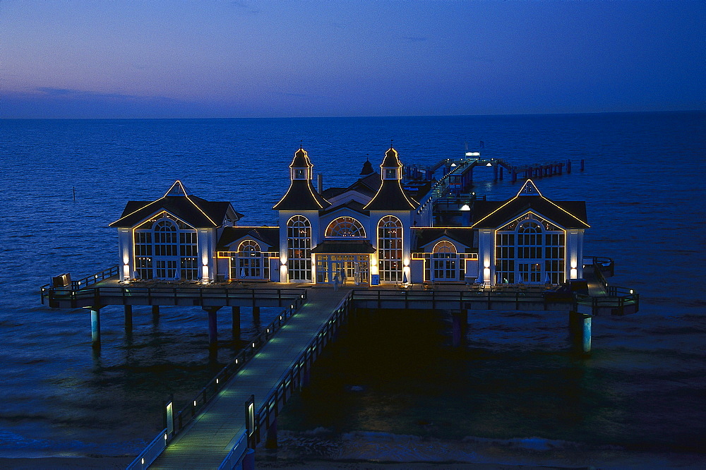 Balcan sea, Sellin, Pier, Sellin, Ruegen Island, Mecklenburg-Vorpommern, Germany