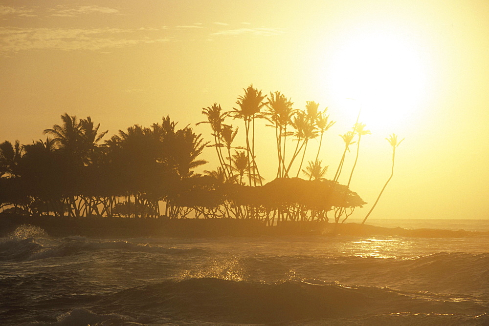 Waves at Sunset, The Fairmont Orchid Hotel, Kohala Coast, Big Island Hawaii, Hawaii, USA00056756