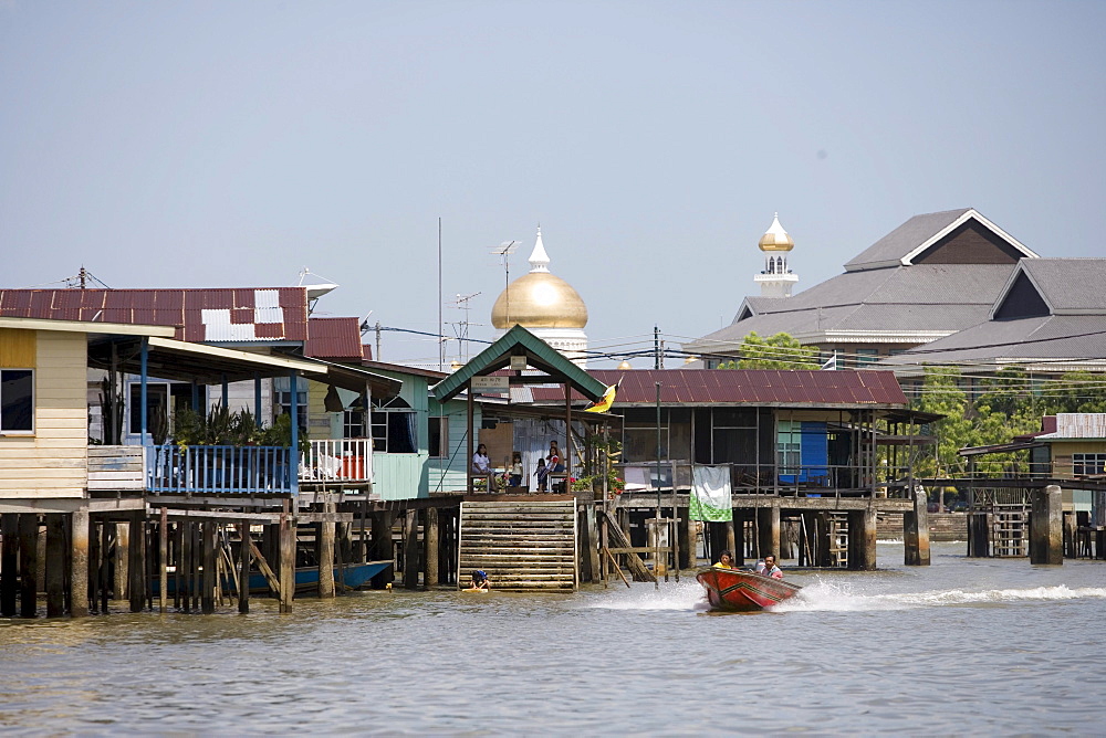 Water Village Stilt Houses, Kampong Ayer Water Village, Bandar Seri Begawan, Brunei Darussalam, Asia