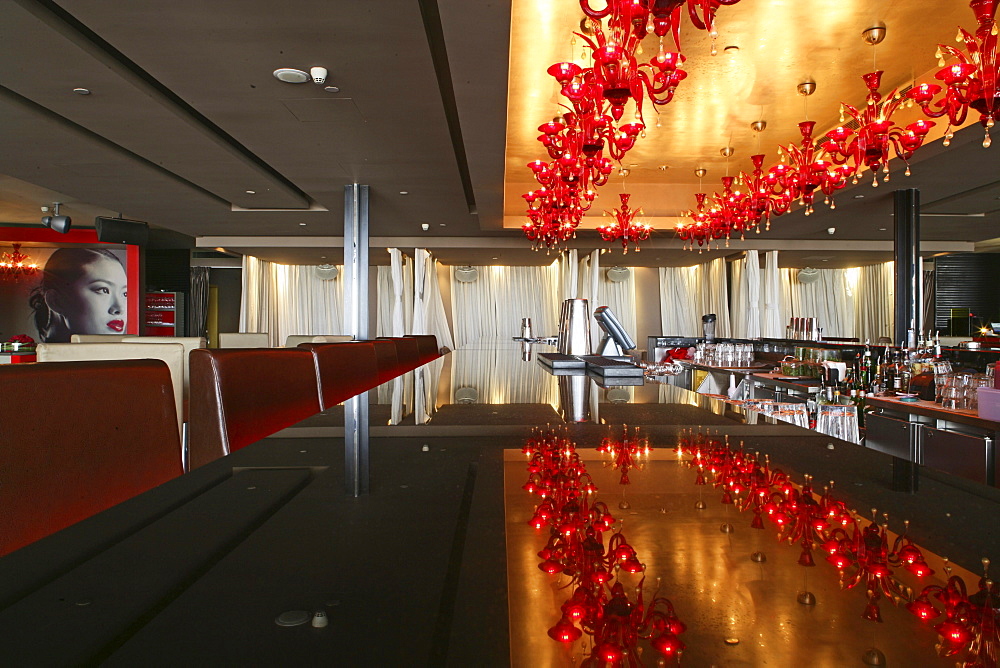 Bar Red, Bar Rouge, Luxury bar in 18, Design Bar