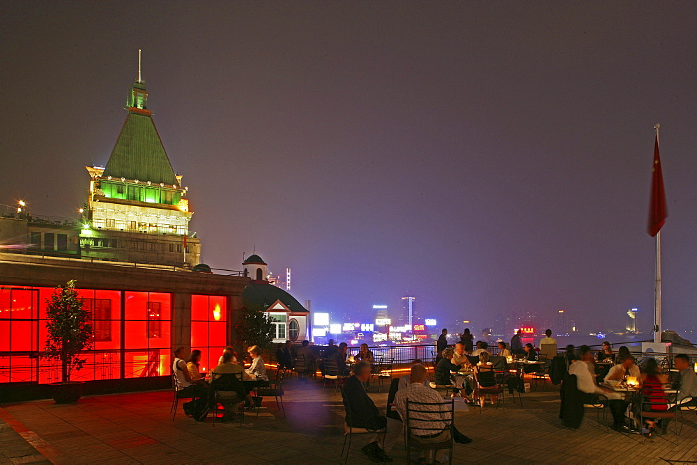 Bar Red, Bar Rouge, Luxury bar in 18, Design Bar, view of Pudong skyline, roof terrace, Peace Hotel in the back ground