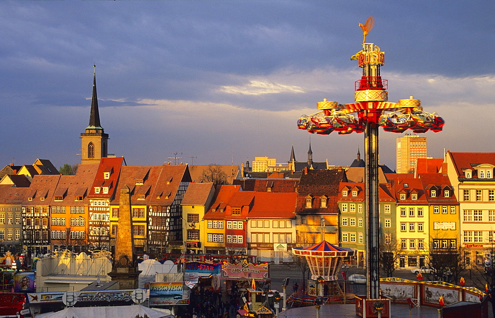 Europe, Germany, Thuringia, Erfurt, fun fair at the Cathedral Square surrounded by timbered houses