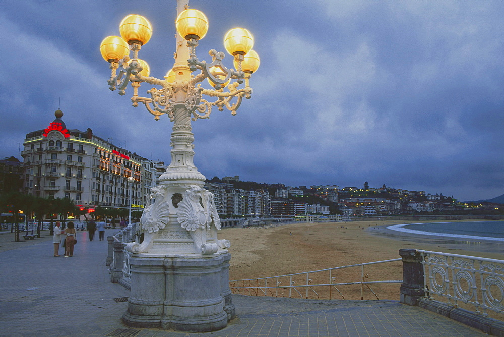 Street light along the promenade, Paseo de la Concha, San Sebastian, Province Guipuzcoa, Basque Country, Spain