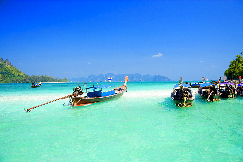 Boats anchored at Chicken Island, Laem Phra Nang, Railay, Krabi, Thailand, after the tsunami