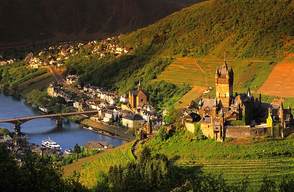 Europe, Germany, Rhineland-Palatinate, Cochem, Reichsburg Cochem in the valley of the Moselle river