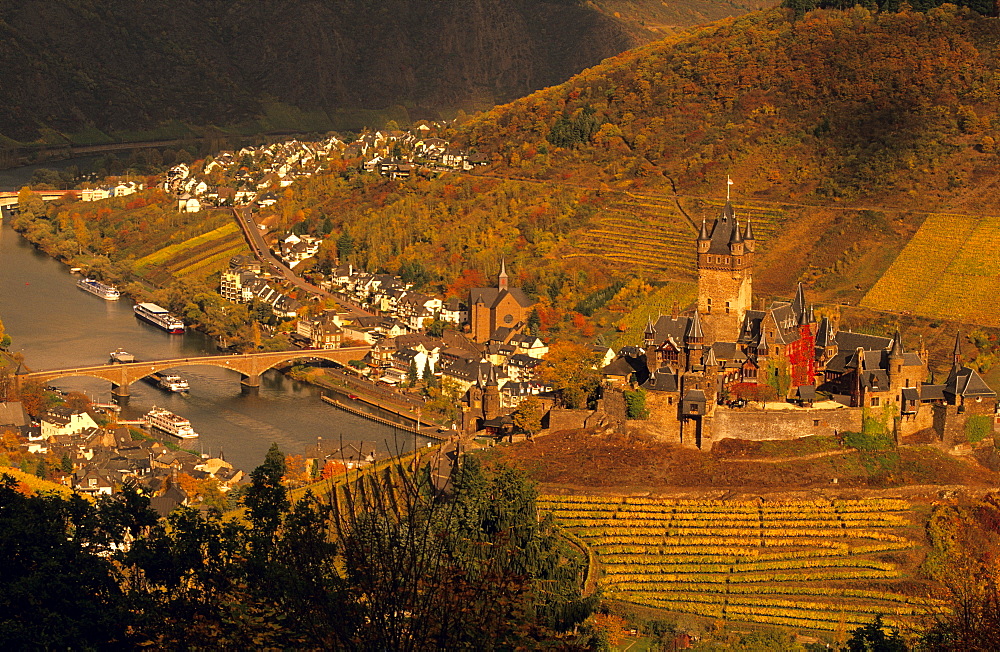 Europe, Germany, Rhineland-Palatinate, Cochem, Reichsburg Cochem in the valley of the Moselle river