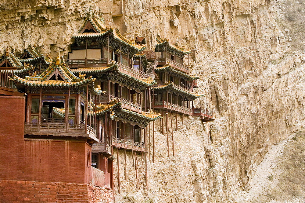 Hanging monastery on a rock face, Heng Shan North, Shanxi province, China, Asia