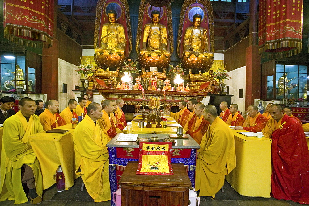 prayer service in Qiyuan Monastery with high ranking monks, Jiuhua Shan Village, Zhiyuan Monastery, Jiuhuashan, Mount Jiuhua, mountain of nine flowers, Anhui province, China, Asia