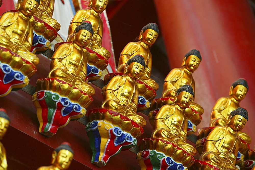 golden Buddhas, Wangfo monastery, Jiuhuashan, Mount Jiuhua, mountain of nine flowers, Jiuhua Shan, Anhui province, China, Asia