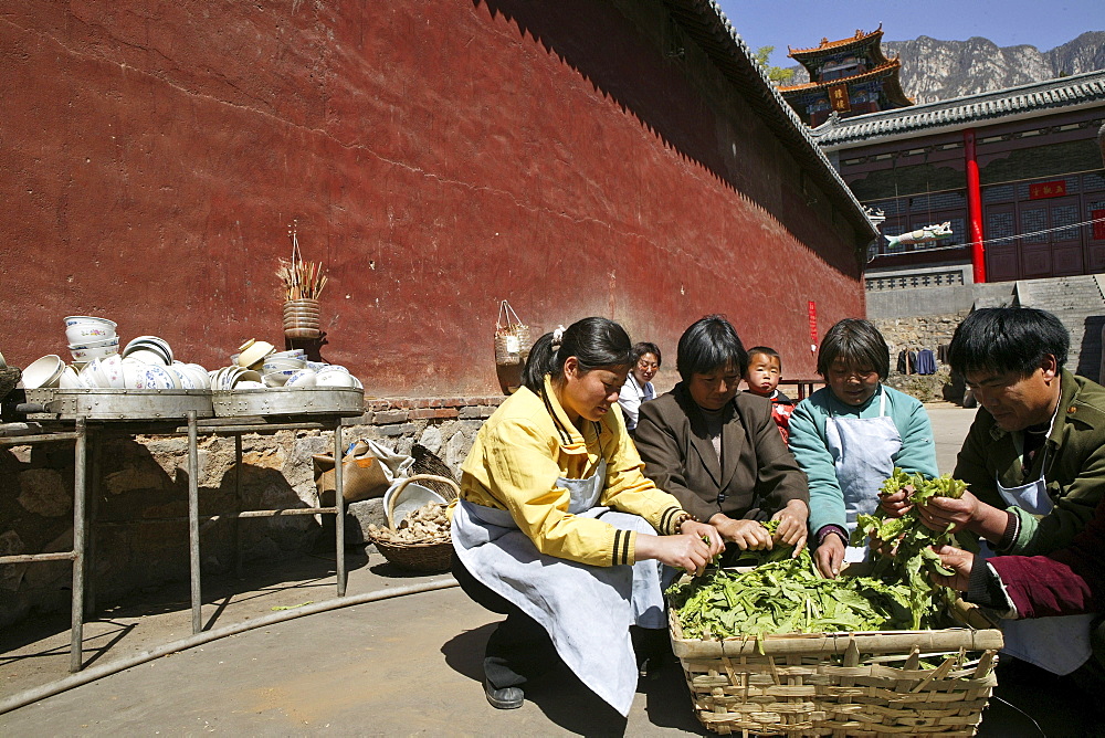 kitchen, outdoor, Shaolin monastery, known for Shaolin boxing, Taoist Buddhist mountain, Song Shan, Henan province, China, Asia