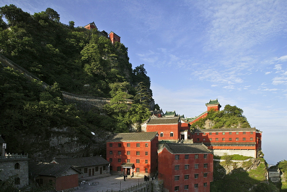 Tianzhu Feng tempel village near the summit of the Wudang Mountains, Wu Tang Shan, Taoist mountain, birthplace of Tai chi, Hubei province, UNESCO world cultural heritage site, China