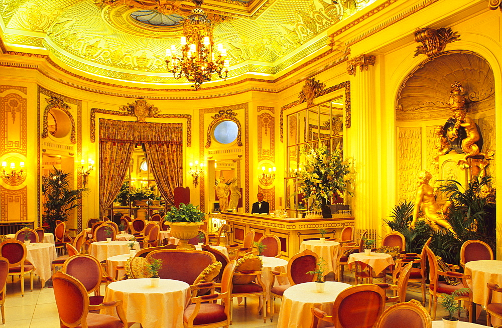 Europe, Great Britain, England, London, The Palm Court in the Ritz Hotel