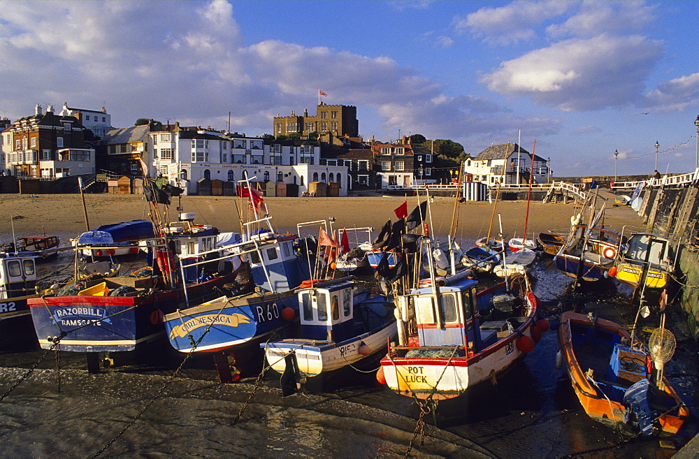 Europe, Great Britain, England, Kent, harbour in Broadstairs