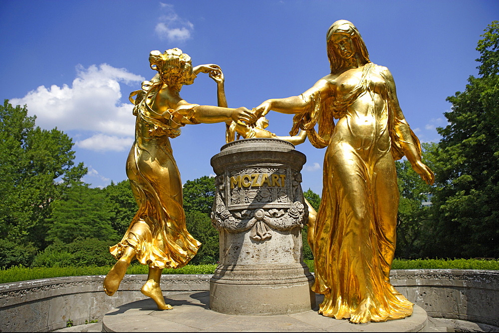 Mozart monument in Blueherpark, Dresden, Saxony, Germany