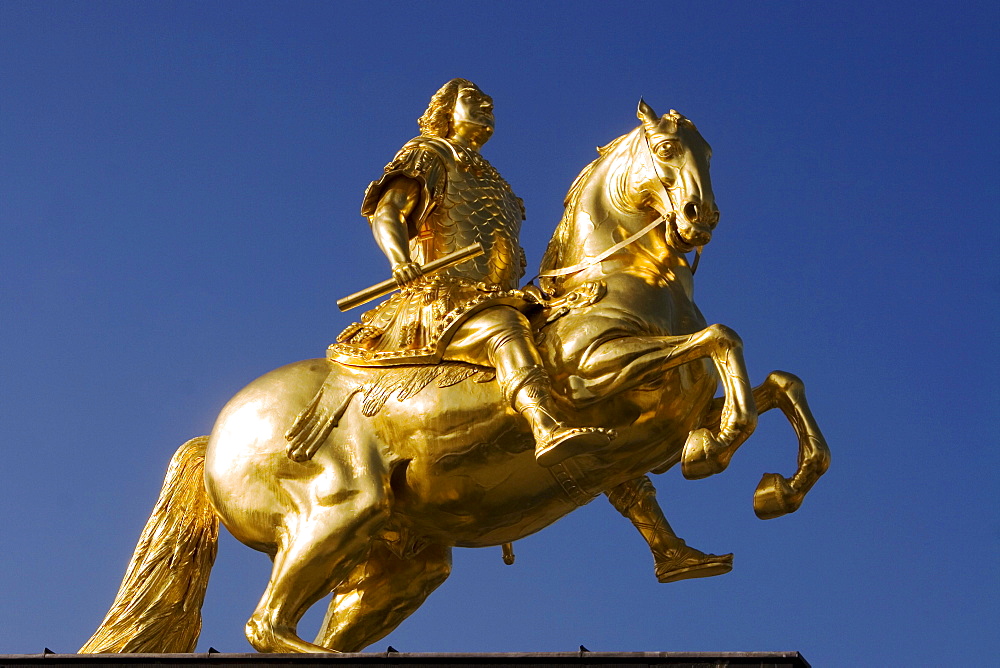 Dresden, goln equestian of August r Starke, sculpture