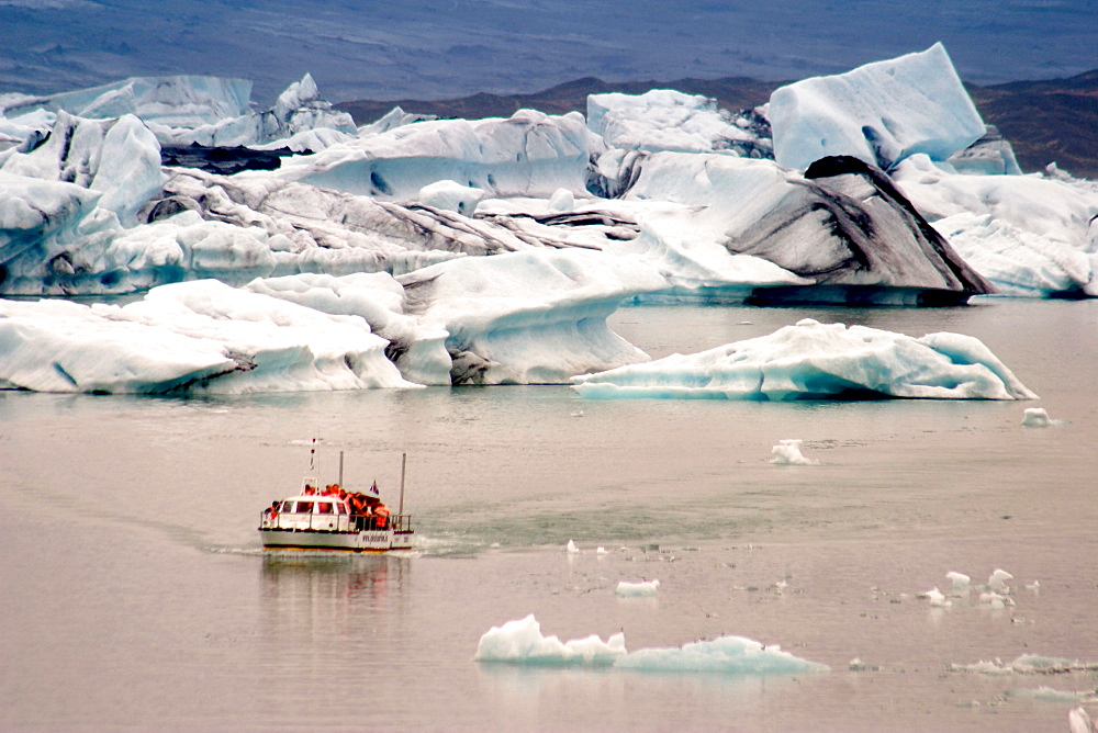 Iceland, Jokulsarlon Glacial Lagoon, Icebergs melting