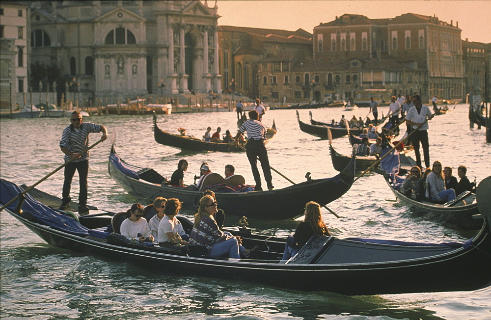 Italy Venice, Gondoleri, Canale Gran, Santa Maria lla Salute