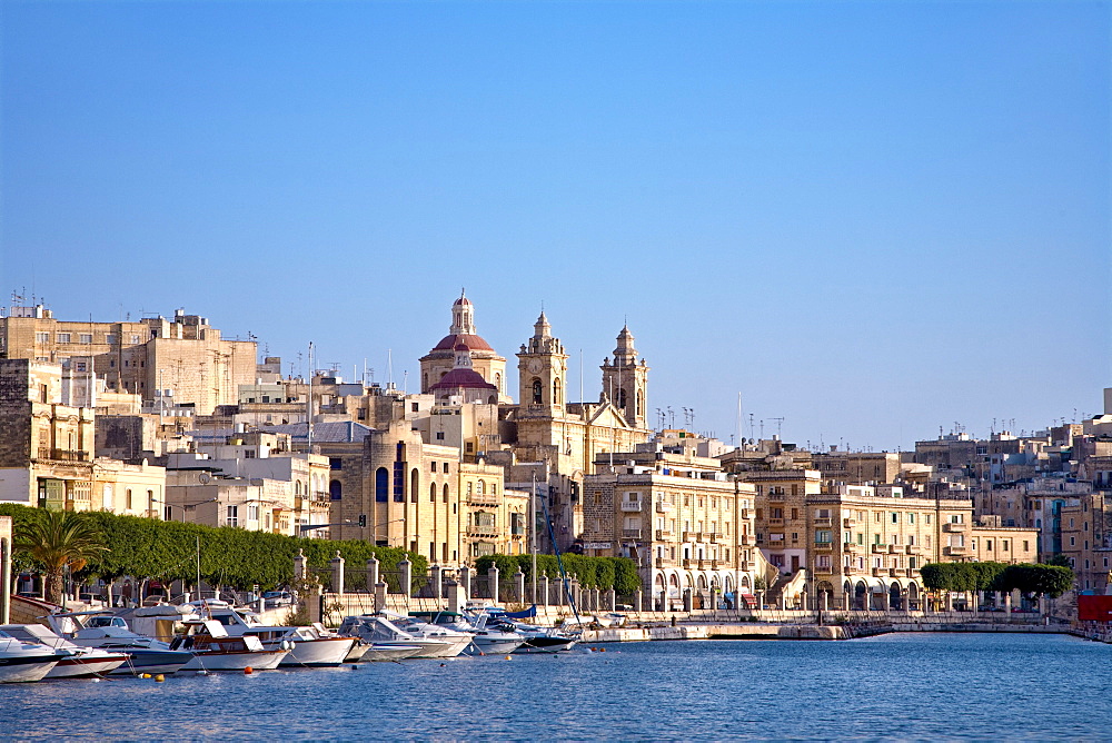 View at harbour and city in the sunlight, Three Cities, Vittoriosa, Valletta, Malta, Europe