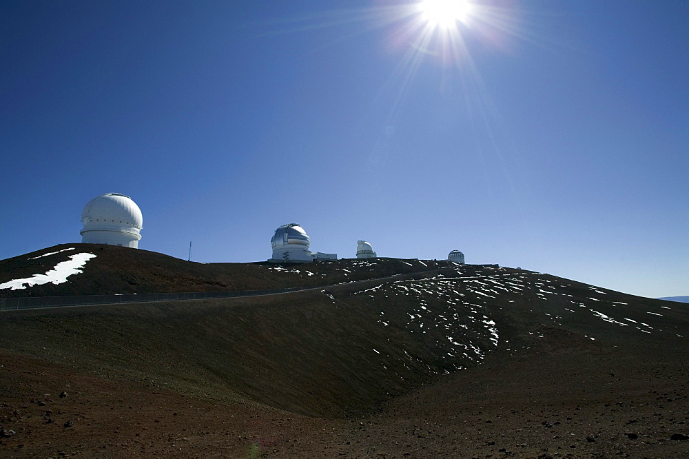 USA, Hawaii, Big Island, Mauna Kea, volcano, observatory, telescope, space, snow, back light