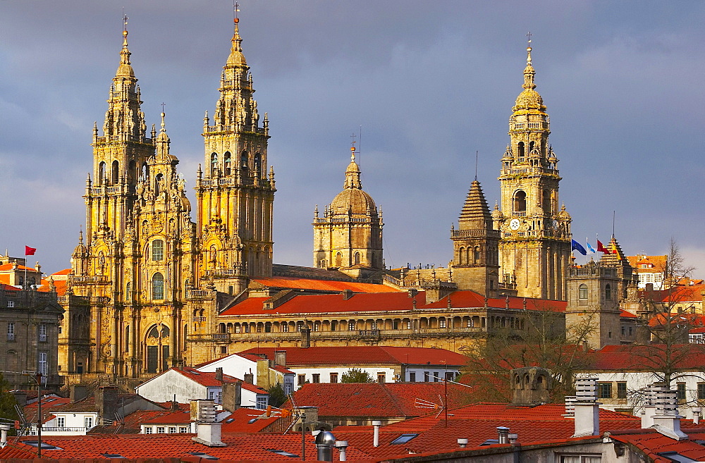 The old city with westside view of Cathedral, Catedral de Santiago de Compostela, Santiago de Compostela, Galicia, Spain