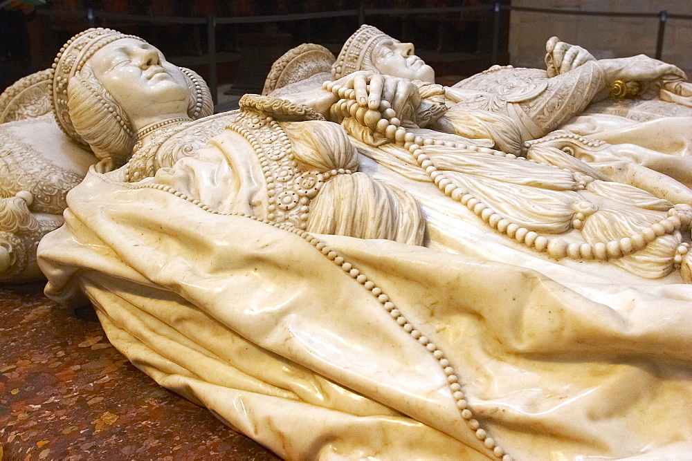 Chapel, Capilla del Condestable, tomb of Pedro Fernandez de Velasco and wife in Cathedral, Catedral Santa MarÃŒa, Burgos, Castilla Leon, Spain