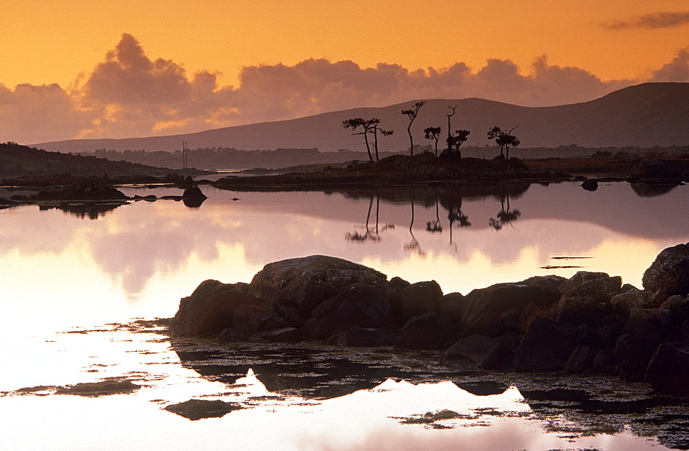 Europe, Great Britain, Ireland, Co. Galway, Connemara, Camus Bay