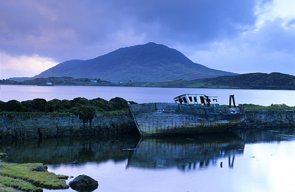 Ship wreck near Moyard, Connemara, Co. Galway, Ireland, Europe