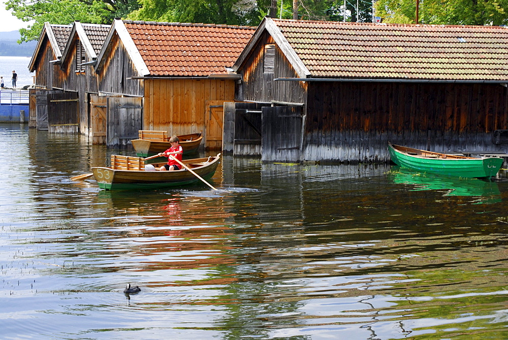 boat huts and rowing boats, lake Staffelsee, Upper Bavaria, Bavaria, Germany