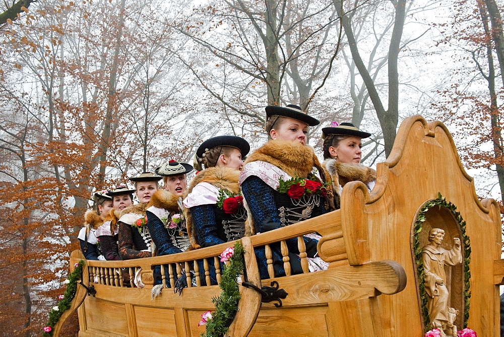 Women wearing traditional clothes during the Leonhardi procession, Bad Toelz, Upper Bavaria, Bavaria, Germany