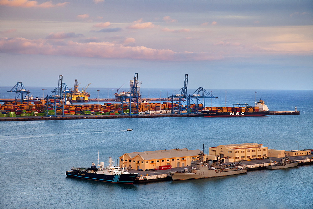 Harbour Puerto de la Luz in the evening, Las Palmas, Gran Canaria, Canary Islands, Spain, Europe