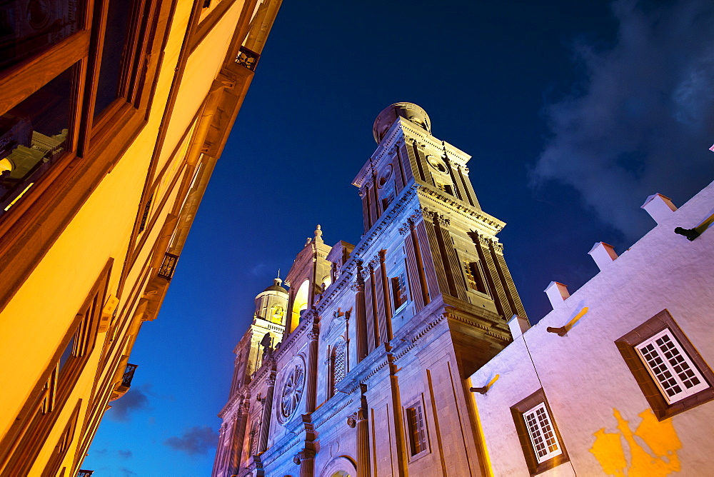 The cathedral Santa Ana at the old town in the evening, Vegueta, Las Palmas, Gran Canaria, Canary Islands, Spain, Europe