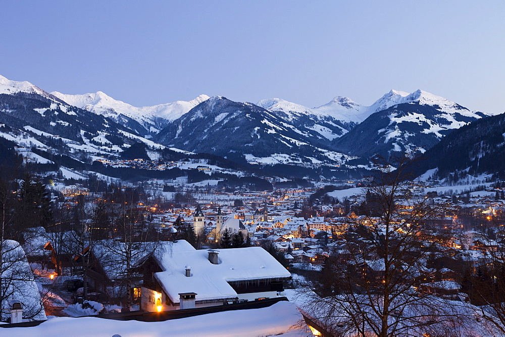 Old Town in the evening, Parish Church and Liebfrauen Church, Vorderstadt, Kitzbuhel, Tyrol, Austria