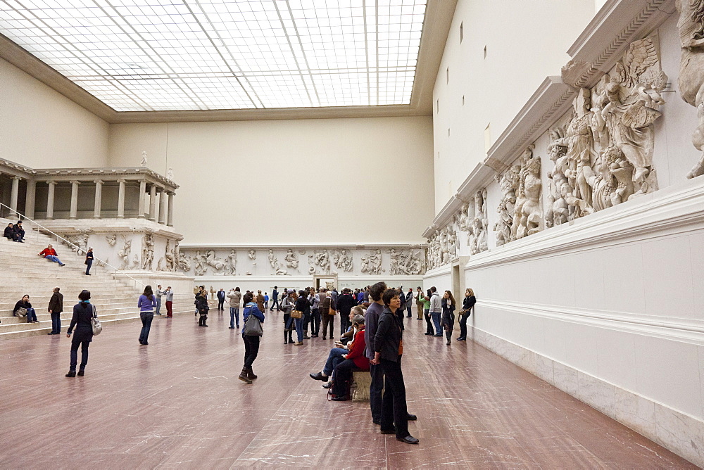 Visitors, Pergamon Museum, the Pergamon temple, antique collection, mural, museum island, the State Museums of Berlin, Prussian Cultural Heritage Foundation, Berlin, Germany