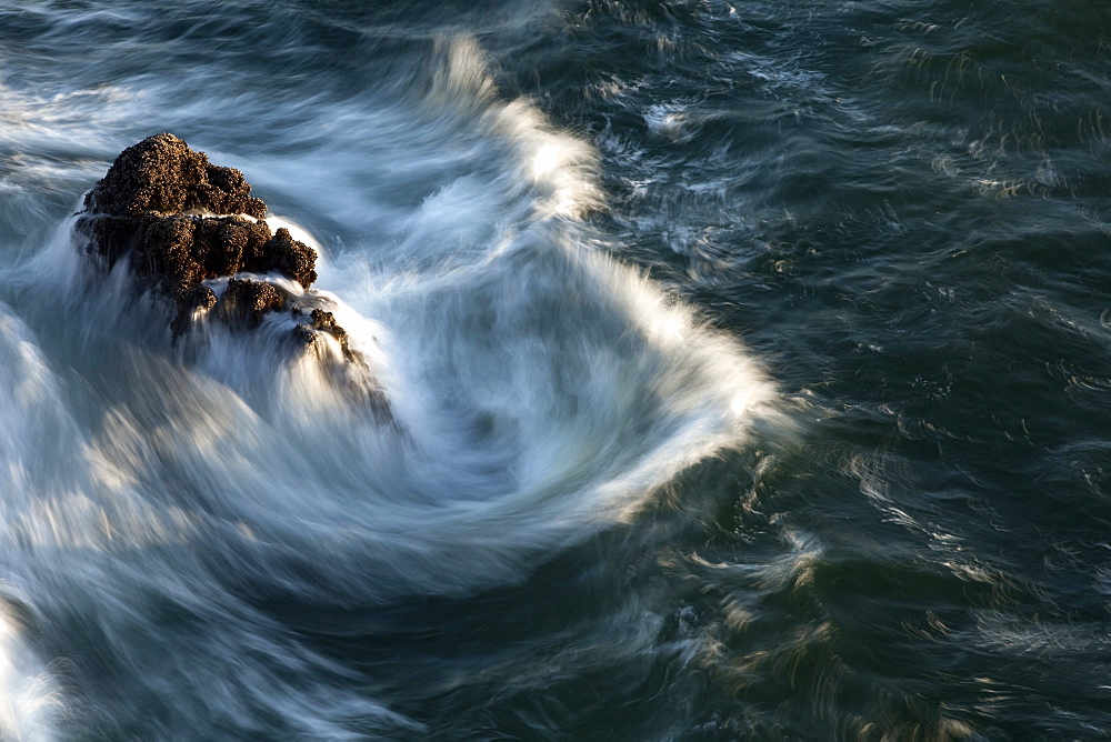 Rocks and waves at the Pacific, US west coast, Oswald State Park, Oregon, USA, America