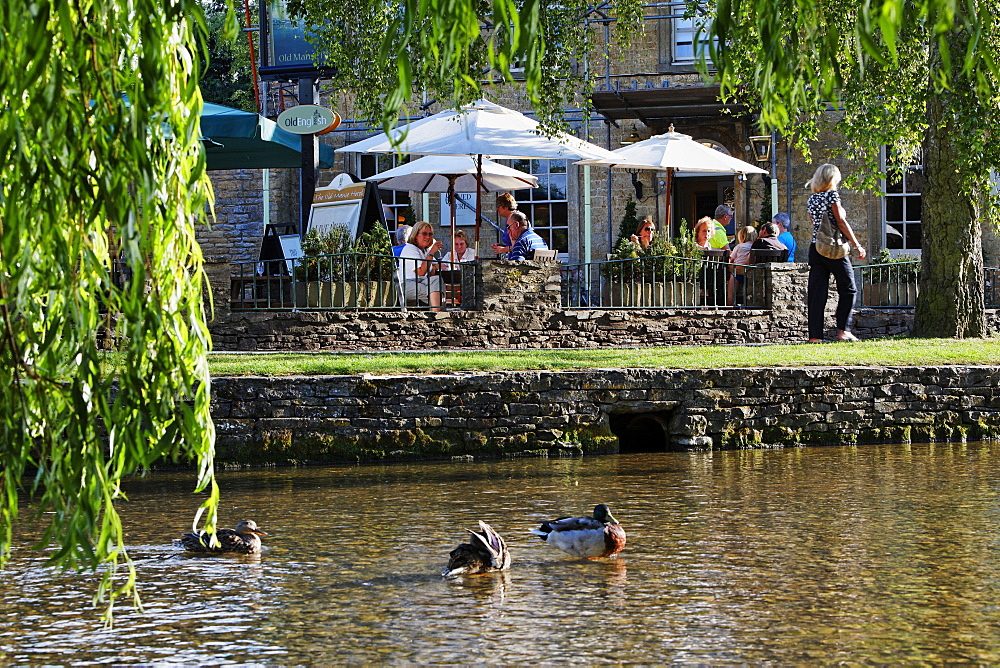 Cafe of the Olde Manse Hotel on the banks of Windrush river, Bourton-on-the-water, Gloucestershire, Cotswolds, England, Great Britain, Europe