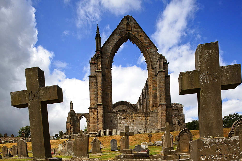 The ruins of Bolton Abbey under clouded sky, Yorkshire Dales National Park, Yorkshire Dales, Yorkshire, England, Great Britain, Europe