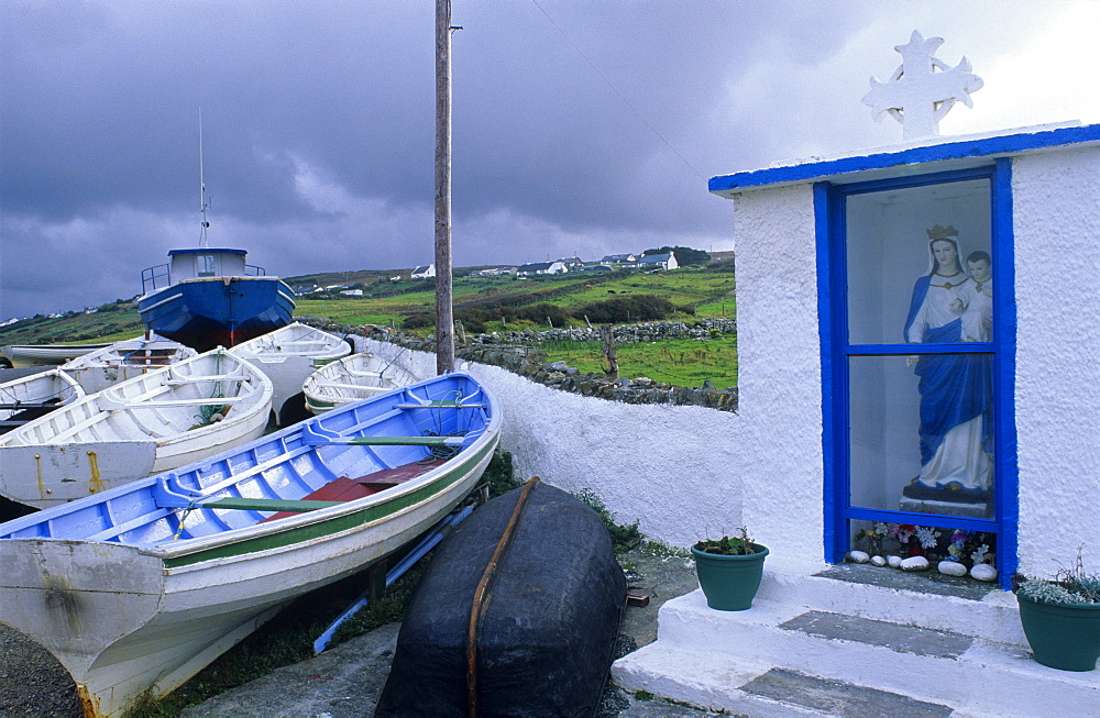 Magheraroarty Pier with chapel near Gortahork, County Donegal, Ireland, Europe