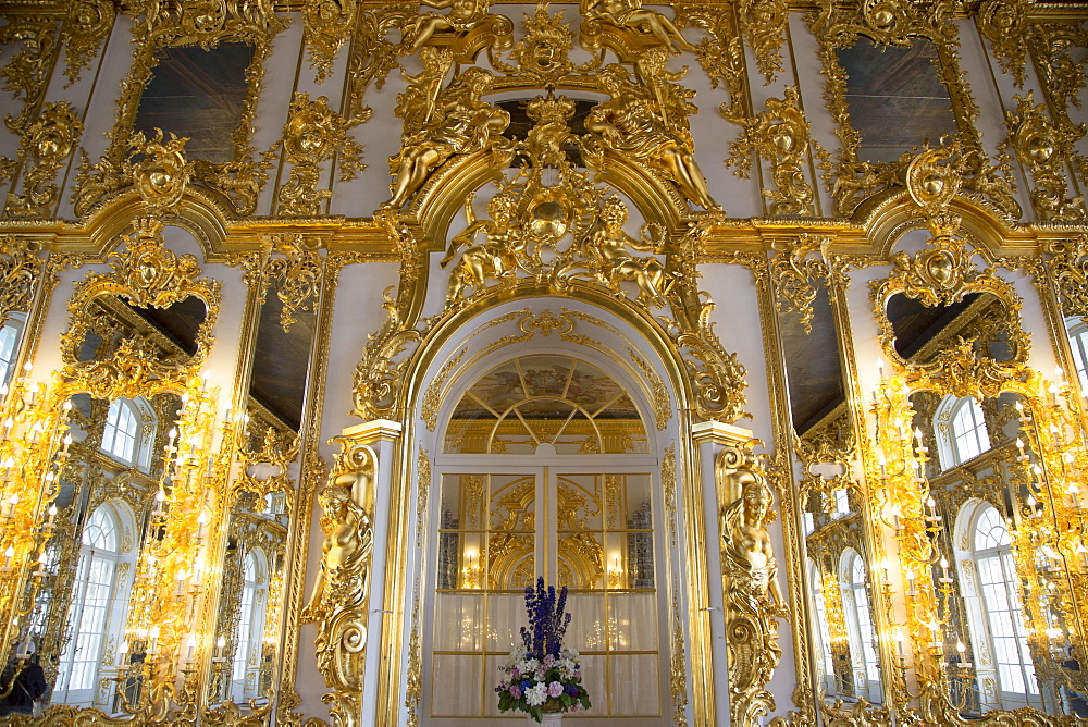 Interior of Catherine Palace, Tsarskoye Selo, Pushkin, St. Petersburg, Russia, Europe