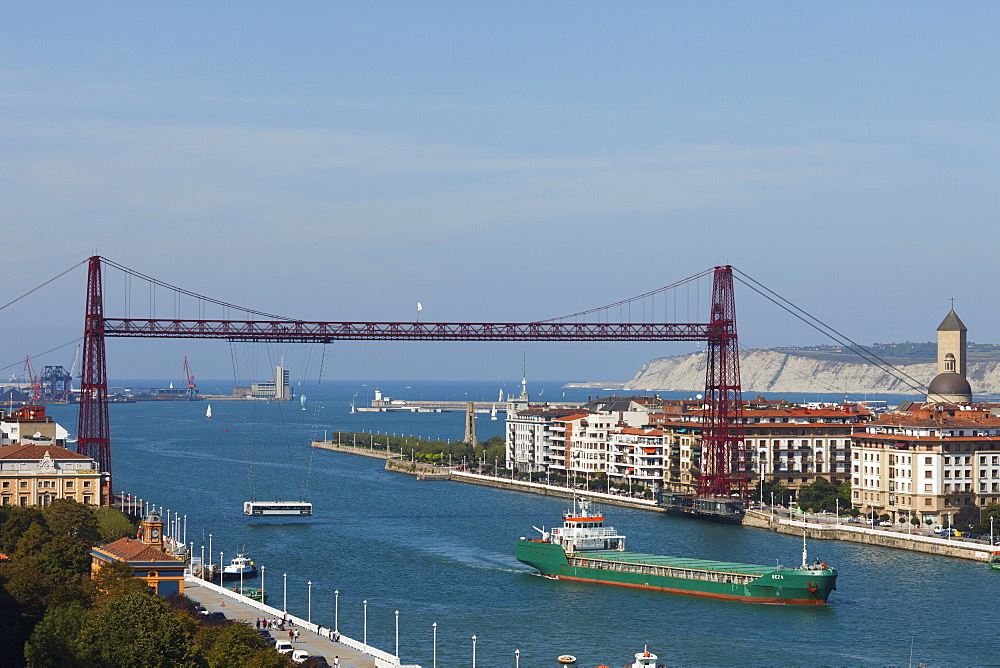 Puente Colgante, Puente Transbordador, Vizcaya Suspension Bridge, steel structure by Alberto de Palacio and Ferdinand Joseph Arnodin, Puente de Viskaya, 19th century, UNESCO World Heritage, Rio Nervion, Portugalete (l.) und Getxo (r.), Bilbao, Province Bizkaia, Baskenland, Euskadi, Nordspanien, Spanien, Europa