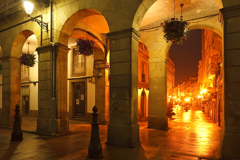 View of the pedestrian zone, calle Riego del Agua, Arcades, Praza Maria Pita, main square, La Coruna, A Coruna, Camino Ingles, Camino de Santiago, Way of Saint James, pilgrims way, province of La Coruna, Galicien, Nordspanien, Spanien, Europa