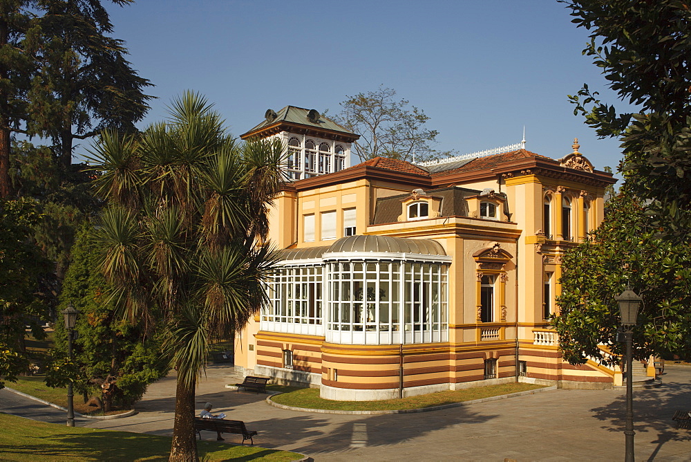 Palace with park, Avenida de Galicia, near Plaza de America, Oviedo, Camino Primitivo, Camino de Santiago, Way of St. James, pilgrims way, province of Asturias, Principality of Asturias, Northern Spain, Spain, Europe