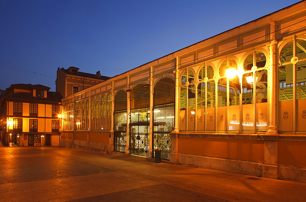 Market hall, Plaza de la Constitucion, Oviedo, Camino Primitivo, Camino de Santiago, Way of St. James, pilgrims way, province of Asturias, Principality of Asturias, Northern Spain, Spain, Europe