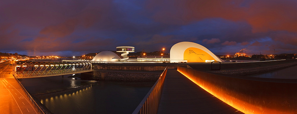 Centro Niemeyer, Centro Cultural Internacional Oscar Niemeyer, Oscar Niemeyer International Cultural Centre, Architekt Oskar Niemeyer, Aviles, province of Asturias, Principality of Asturias, Northern Spain, Spain, Europe