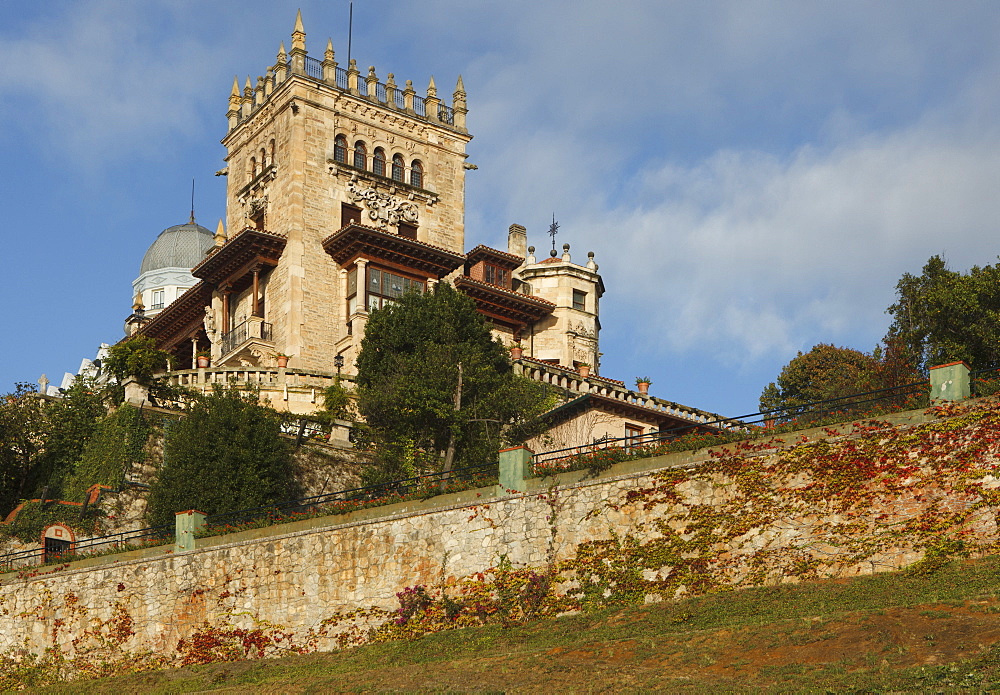 palace above the seaside promenade, Santander, Coastal route, Camino del Norte, Way of Saint James, Camino de Santiago, pilgrims way, province of Cantabria, Cantabria, Northern Spain, Spain, Europe