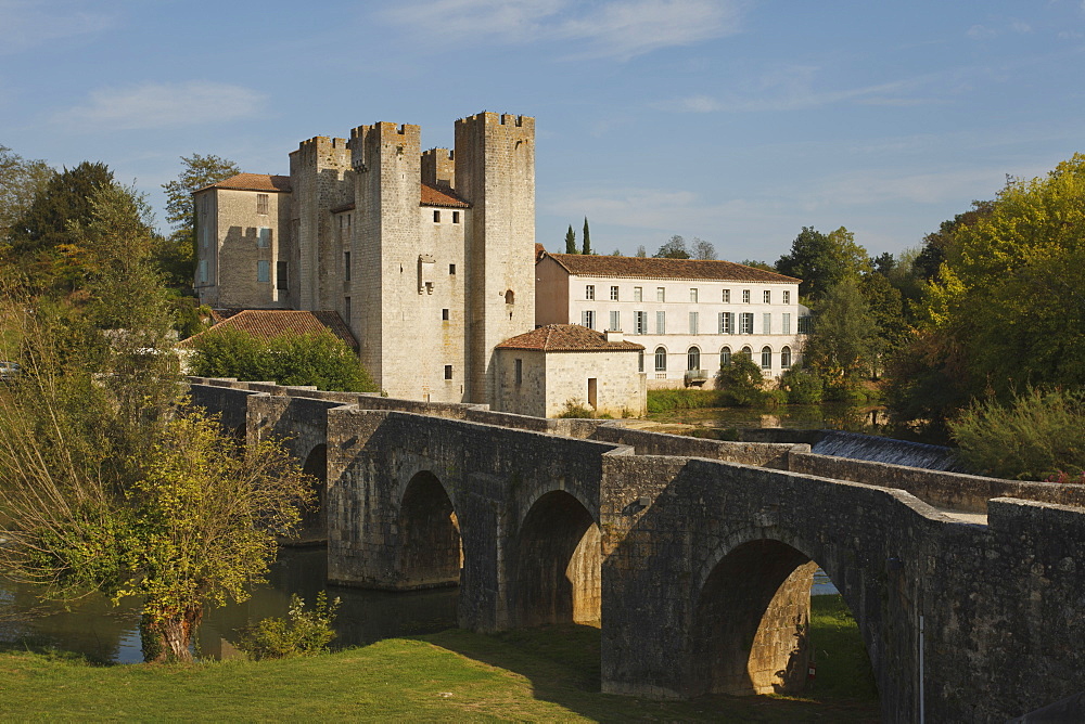 Moulin des Tours, Moulin fortifie dÂ¥Henri IV, fortified mill of Henry IV, Pont Roman, bridge, Gelise river, Lavardac, Departement Lot et Garonne, Aquitaine, Frankreich